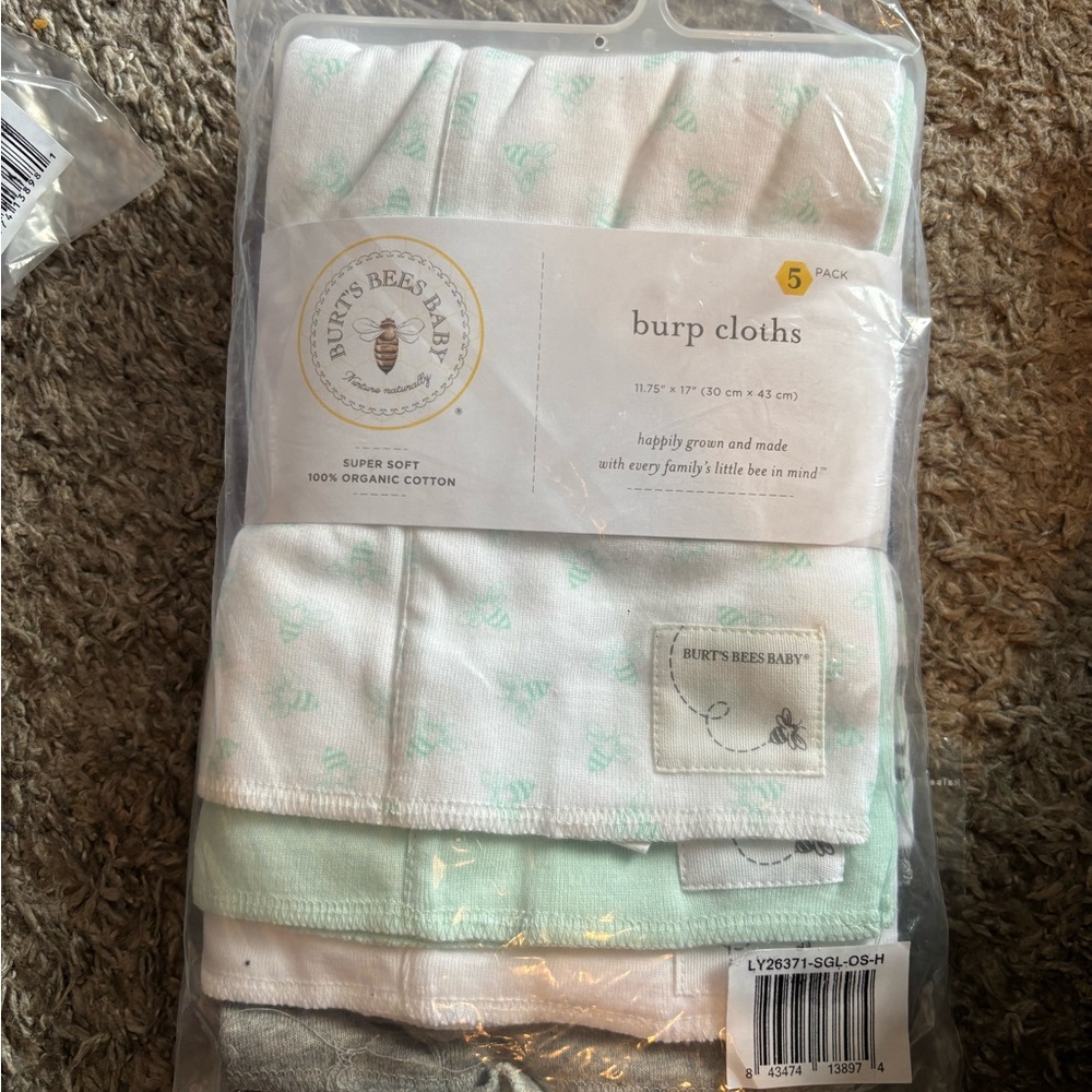 Burt's Bees Baby Organic Burp Cloths in White and Mint
